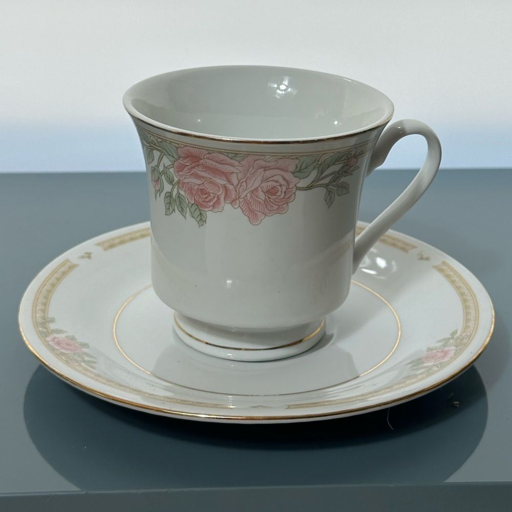 Vintage Lynn’s fine China cup and saucer